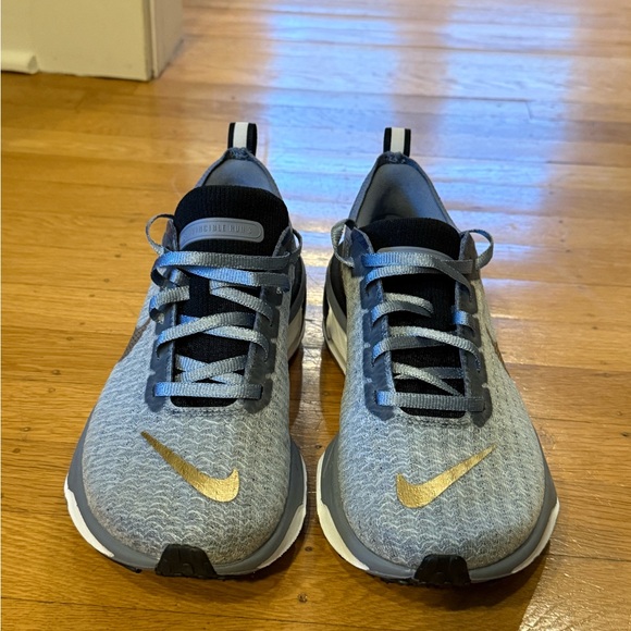 Nike Women's Invincible 3 Running
Shoes in Ashen Slate, size 9 - Picture 1 of 7